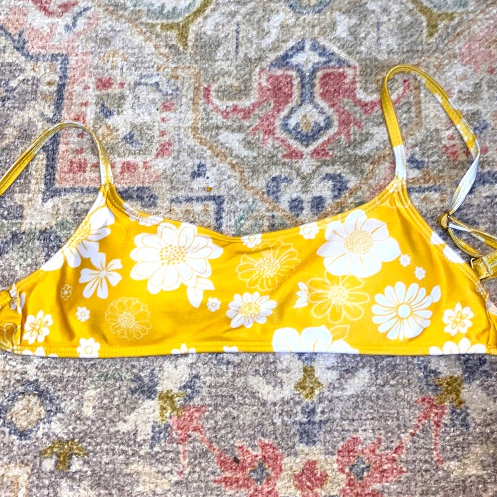 SWIMSUIT TOP